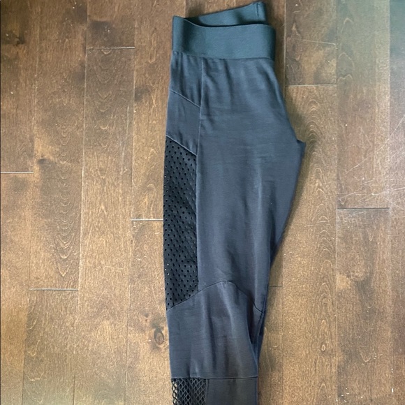 Adidas leggings - Picture 2 of 4